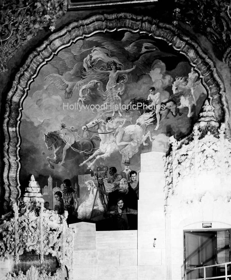 United Artists interior 1931 Mural 937 So. Broadway.jpg